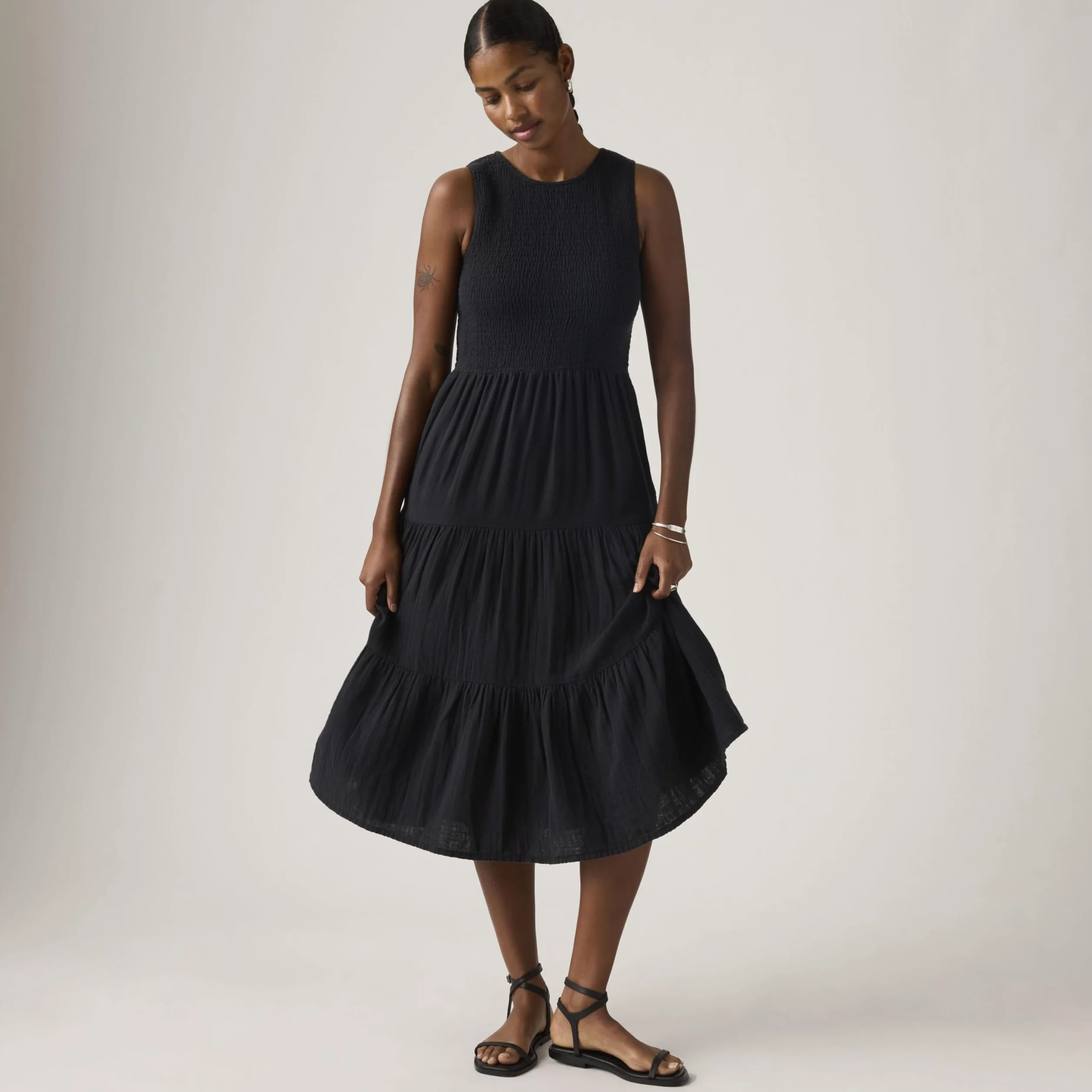 Levi's High Neck Smocked Dress (Pearl) Robe décontractée Femme (Lot de 1)