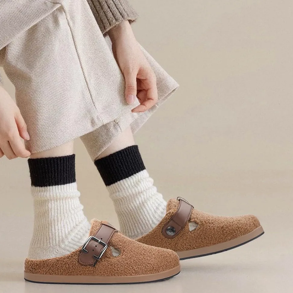 Sisttke Chaussons Sabots Chaude Fourrure Hiver Femmes Hommes Pantoufles | Doublure en peluche,Confort ,Antidérapant,Chaussures de Jardin,parfait pour la maison et le extérieur.