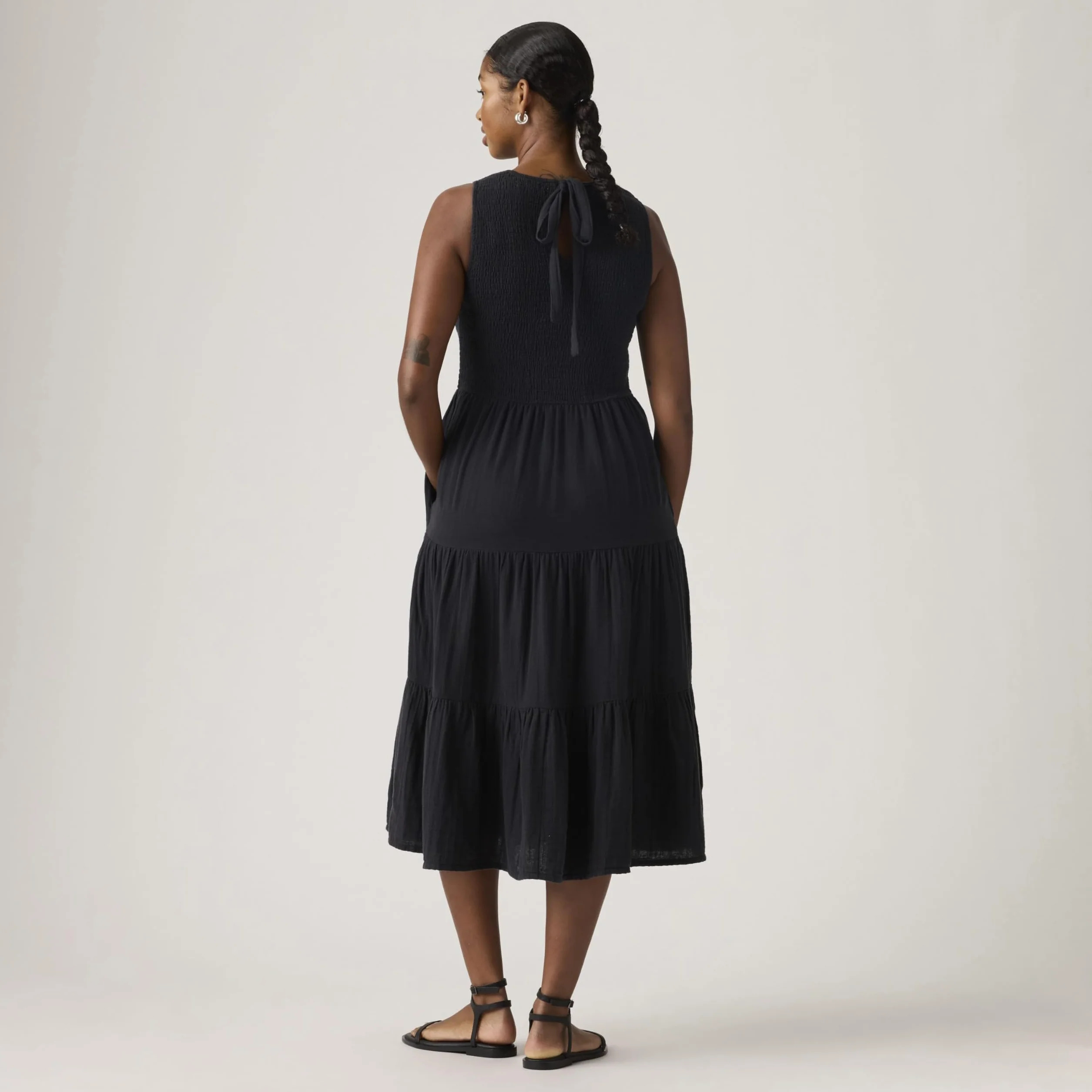 Levi's High Neck Smocked Dress (Pearl) Robe décontractée Femme (Lot de 1)