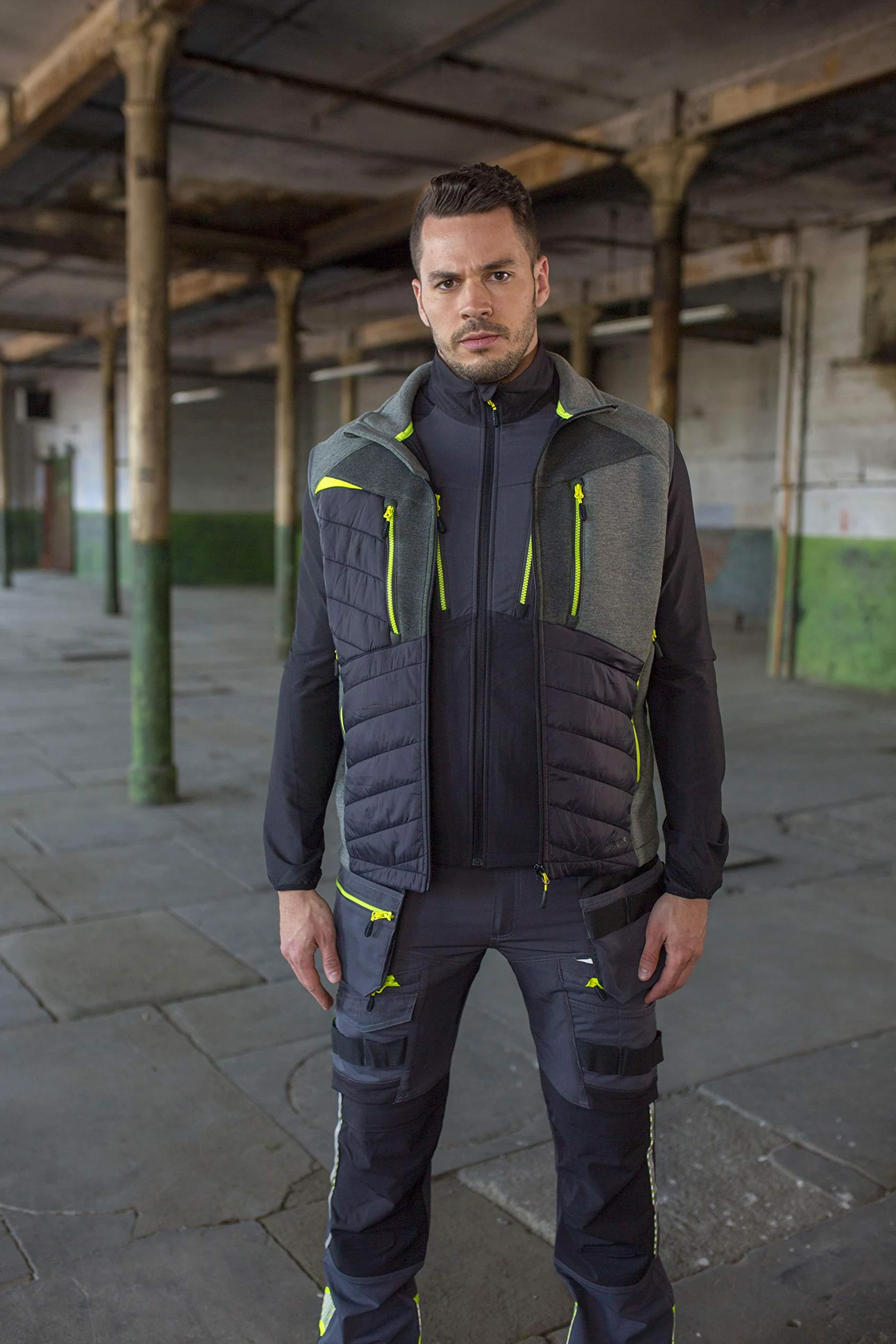 Portwest DX470 DX4 Baffle Gilet Ourlet Incurvé Intérieur Cordon de Serrage | Gris métal, 3XL, Poches Latérales Zippés, Liseré Réfléchissant, Tissu Extensible, Six Poches