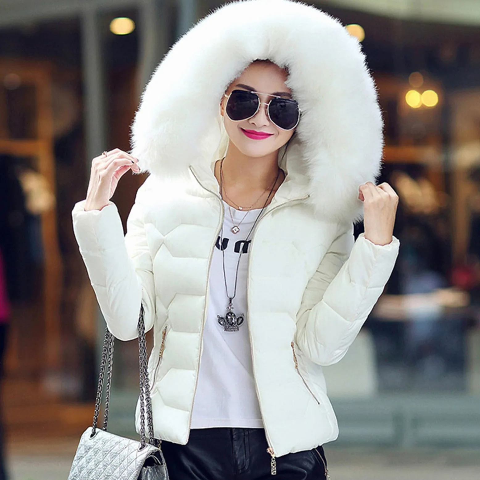 ANUFER Femmes Mode Doudoune Matelassée Coupe Ajustée Hiver Manteau Court avec Capuche en Fausse Fourrure