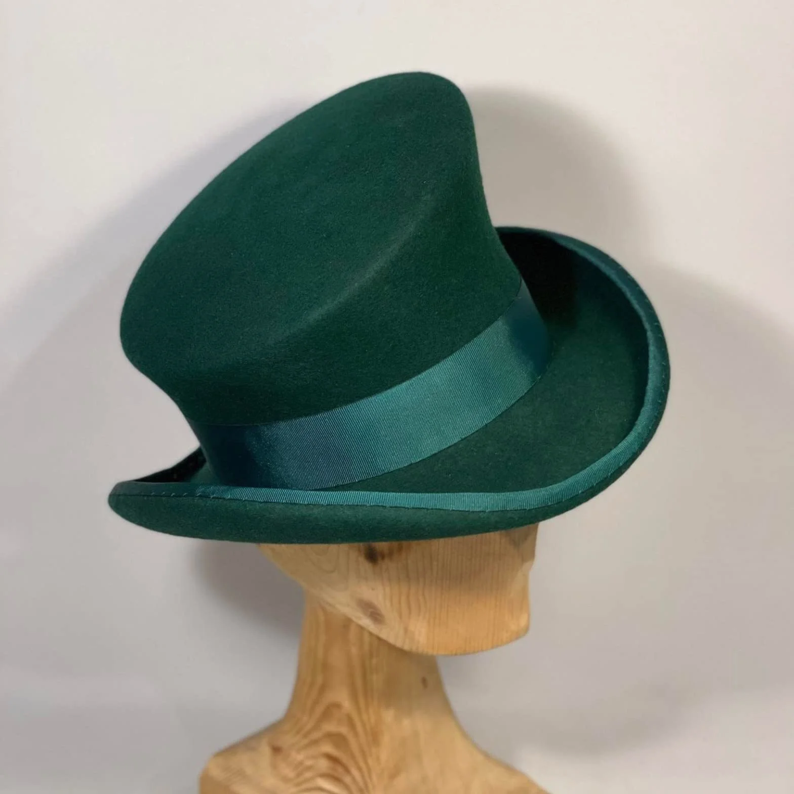 Chapeau Haut-de-Forme Asymétrique Unisexe Punk à Vapeur Laine et Cuir Vert Taille Unique